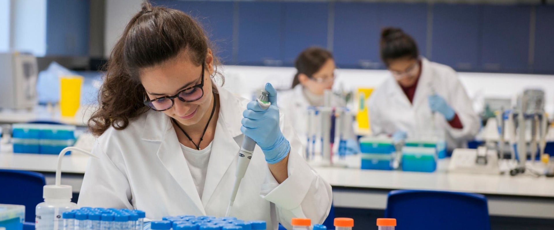 An Introduction to Biochemistry: A Comprehensive Resource for A-Level Biology Students in London